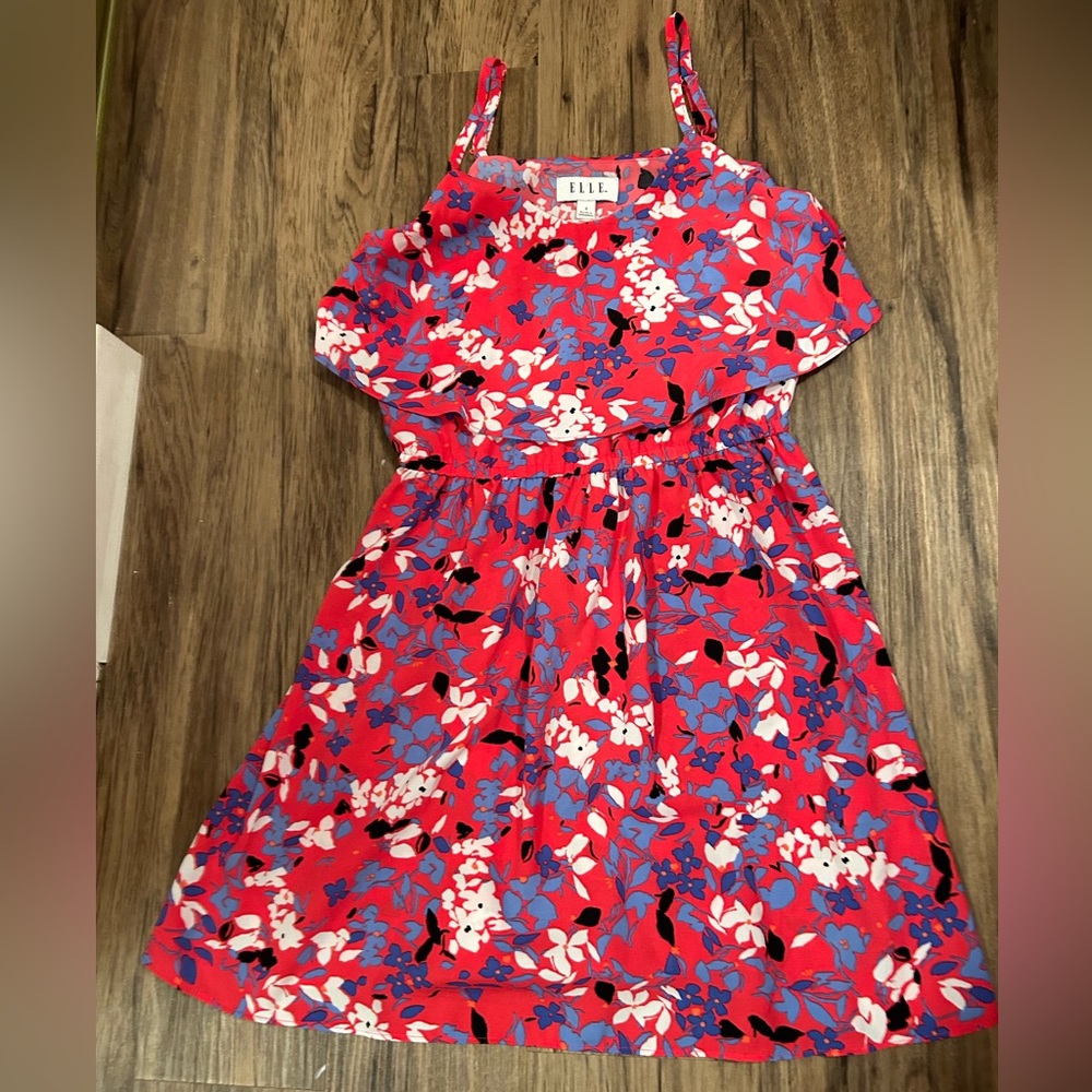 Elle mini dress size M